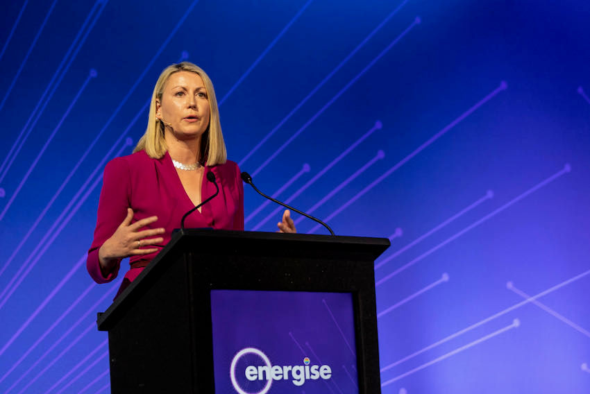 UK public ‘deeply conflicted’ about air travel Daily Frontline